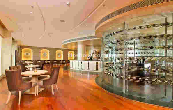 Interior of the circle bar - the lalit jaipur Malviya Nagar