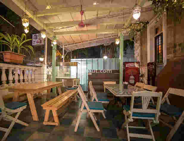 Interior of the goose and gridiron Azad Maidan