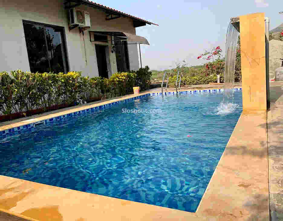 Outdoor Sitting Arrangement at Farmhouse 7369