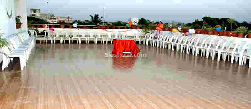 Outdoor Sitting Arrangement at Sky at The Woods