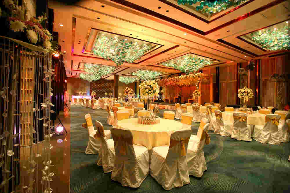 Rooftop Ambience Crowne Plaza Mayur Vihar