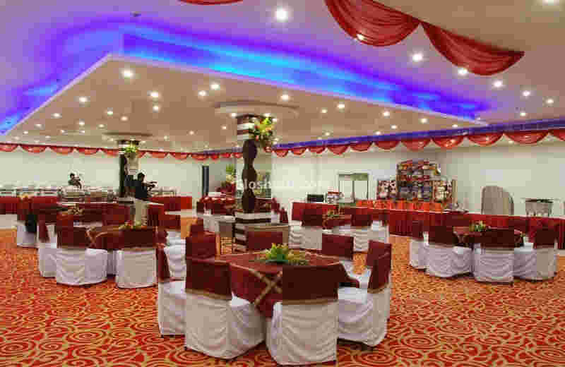 Rooftop Ambience Radha Palace