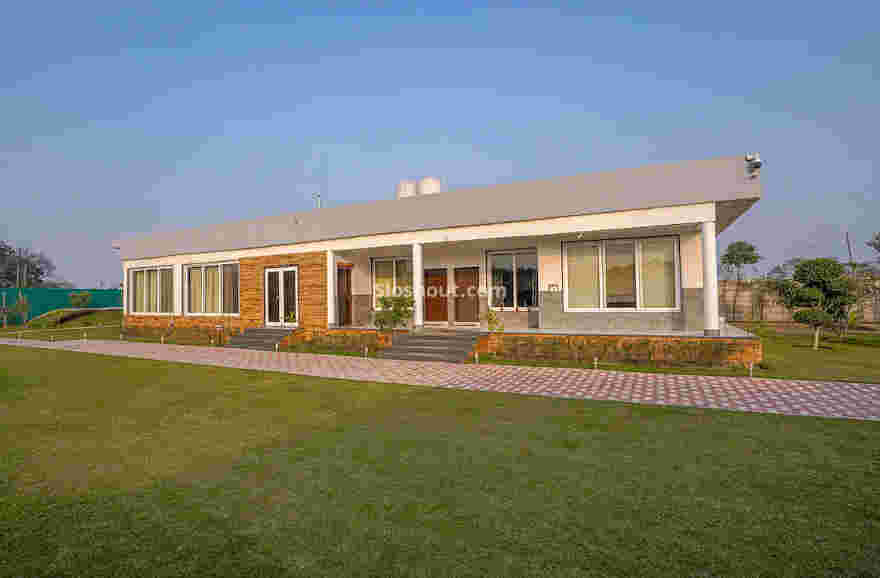 Rooftop Ambience Santushti Farm