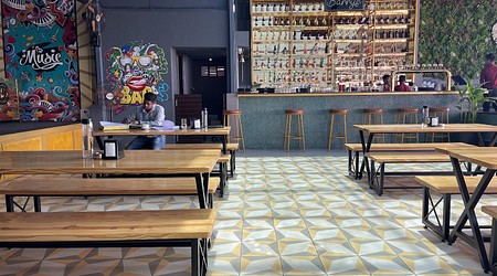 Ambience of Barrys Sky Lounge