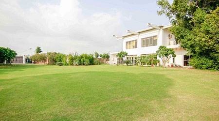 Ambience of Farmhouse 555