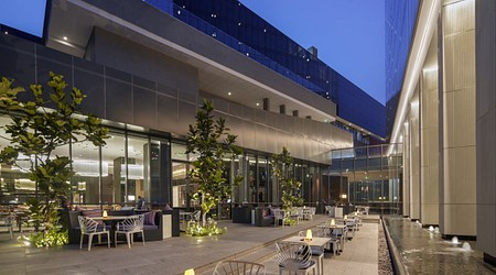 Ambience of Neo Kitchen - Hilton Embassy