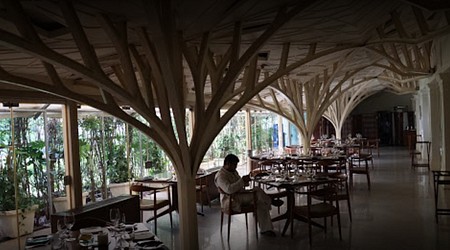 Ambience of Tote On The Turf Restaurant