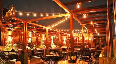 Ambience of Verandah Moonshine