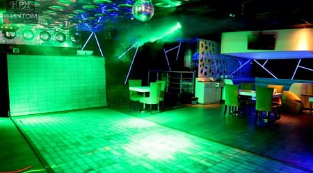 bar area at phantom