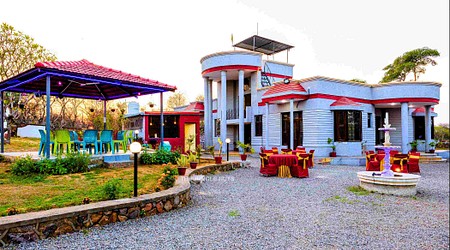Farmhouse 5500 | Farmhouse in Aravali, Gurgaon
