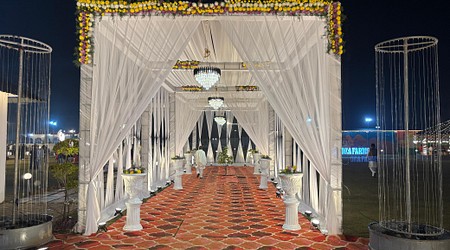 exclusive party packages of Farmhouse 1044