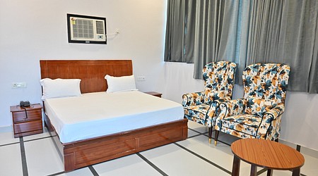 exclusive party packages of Farmhouse 9945