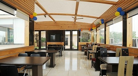 exclusive party packages of Haris Court Inn