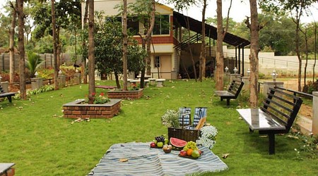 Farmhouse 654 BA a perfect corporate party place
