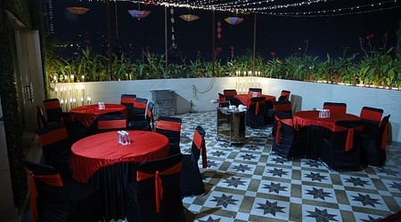 Interior Decor of Cuisineo Banquet