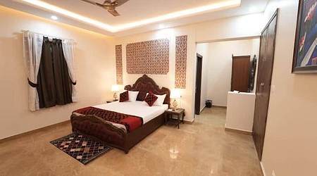 Interior Decor of Farmhouse 001