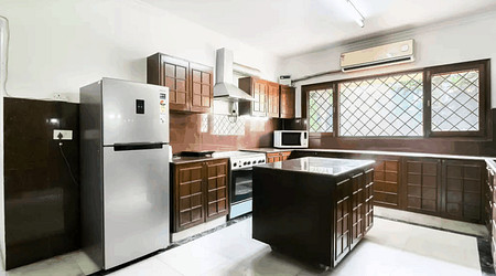 Interior Decor of Farmhouse 1022 SD