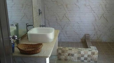 Interior Decor of Farmhouse 3214 BA