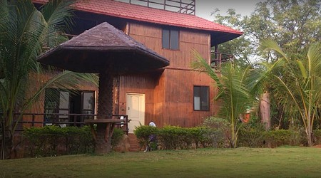 Interior Decor of Farmhouse 4009