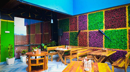 Interior Decor of Raqs