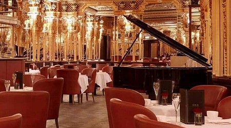 Interior Decor of Seven Seas Hotel