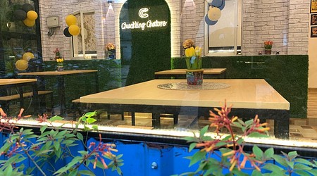 Interior of Chuckling Chatore Saket