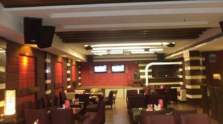 Hangout - Lounge Bar | Restaurant in Sector 35C, Chandigarh