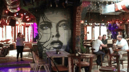Interior of Imperfecto Ruin Pub Sector 32