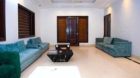 Interior of Phore Farm Chattarpur