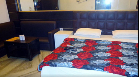 Interior of villa 7721 Karol bagh