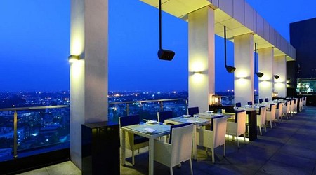 level 12 - doubletree by hilton hotel a perfect corporate party place