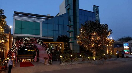 MAJESTIC-I a perfect corporate party place