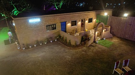 Outdoor Sitting Arrangement at 7 Oath Garden