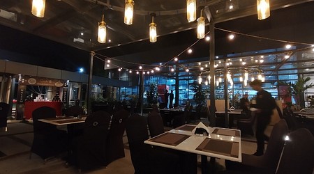 Outdoor Sitting Arrangement at Circle 6