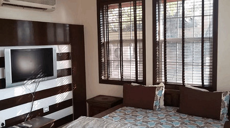 Farmhouse 7234 CH | Farmhouse in Zirakpur, Chandigarh