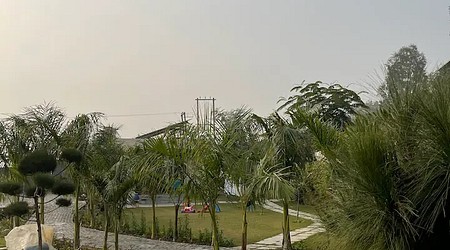 Outdoor Sitting Arrangement at Farmhouse 6454