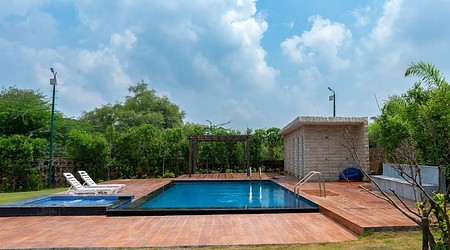 Outdoor Sitting Arrangement at Farmhouse 7696