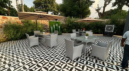 Parties Pictures of Farmhouse 4566