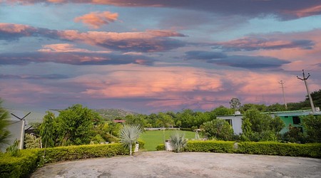 Parties Pictures of Farmhouse 501