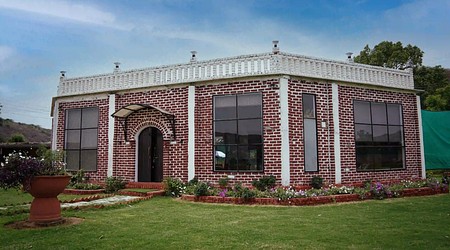 Parties Pictures of Farmhouse 8080
