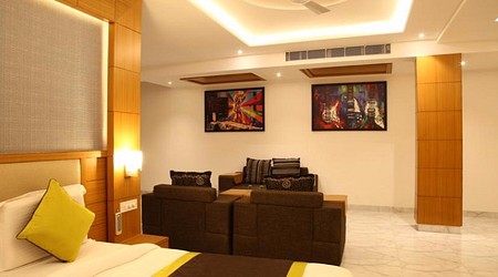 Parties Pictures of Hotel Transit