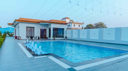 Rooftop Ambience Farmhouse 6090