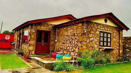 Rooftop Ambience Farmhouse 6987