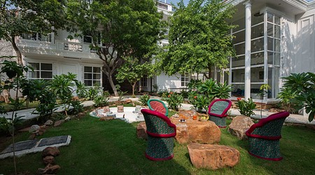 Rooftop Ambience Farmhouse 8520