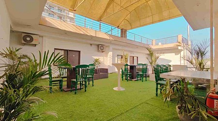 Rooftop Ambience House 231