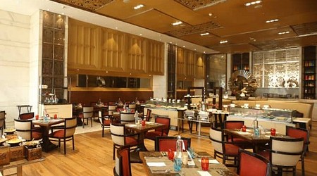 Rooftop Ambience Infinity - Crowne Plaza