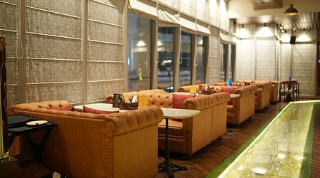 Rooftop Ambience Prate Lounge & Bar