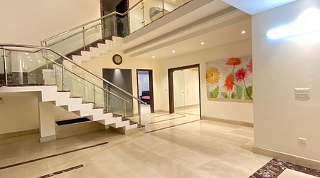 Seating Area of Farmhouse 200