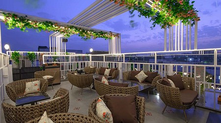 Skol | Restaurants in South Extension, Delhi