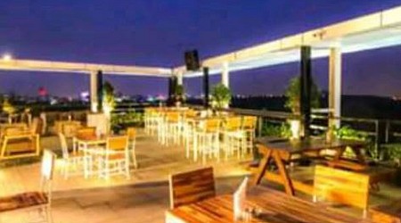 stone waters - kitchen and lounge a perfect corporate party place